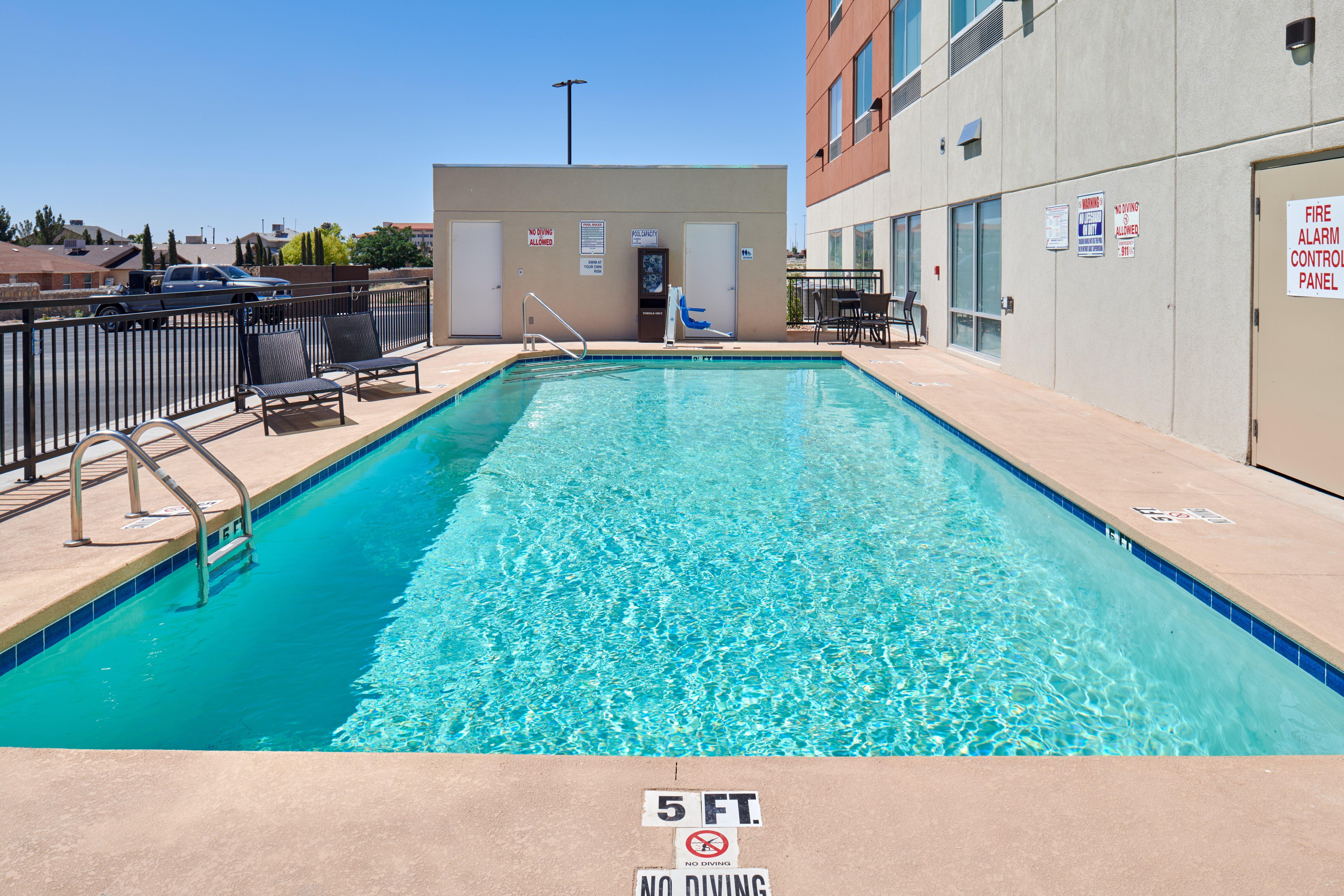 Holiday Inn Express & Suites El Paso East-Loop 375 By Ihg Exterior foto